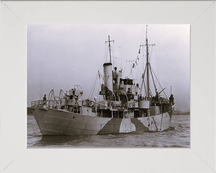 HMS Bream T306 Royal Navy Fish class anti submarine warfare trawler Photo Print or Framed Print - Hampshire Prints