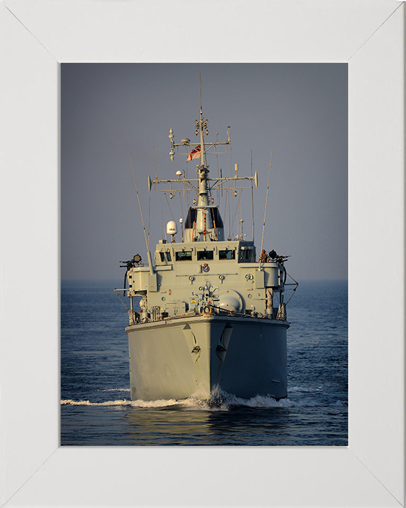 HMS Chiddingfold M37 Royal Navy Hunt Class Minesweeper Photo Print or Framed Print - Hampshire Prints