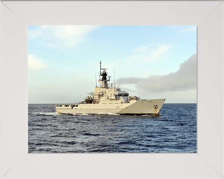 HMS Clyde P257 Royal Navy River class offshore patrol vessel Photo Print or Framed Print - Hampshire Prints