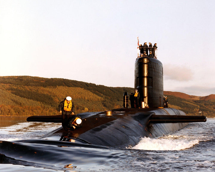 HMS Resolution S22 Submarine | Photo Print | Framed Print | Resolution Class | Royal Navy - Hampshire Prints