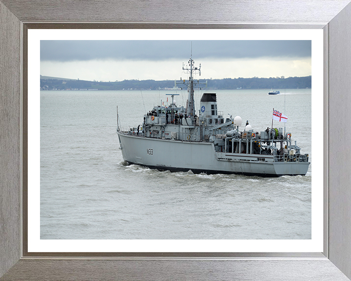 HMS Brocklesby M33 Royal Navy Hunt class Mine Counter Measures Vessel Photo Print or Framed Print - Hampshire Prints