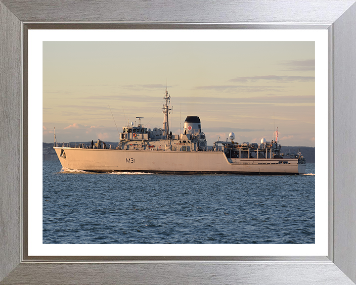 HMS Cattistock M31 Royal Navy Hunt class mine hunter Photo Print or Framed Print - Hampshire Prints