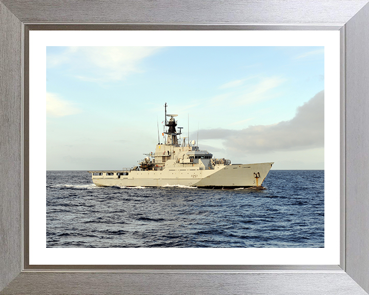 HMS Clyde P257 Royal Navy River class offshore patrol vessel Photo Print or Framed Print - Hampshire Prints