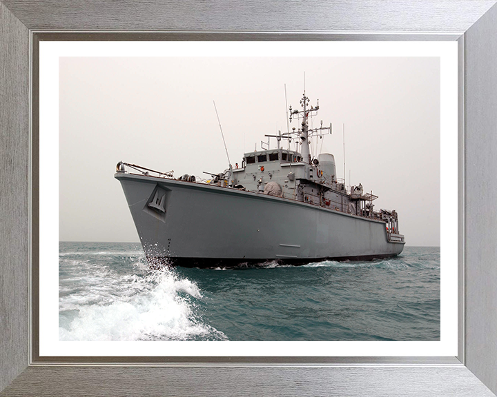 HMS Brocklesby M33 Royal Navy Hunt class Mine Counter Measures Vessel Photo Print or Framed Print - Hampshire Prints