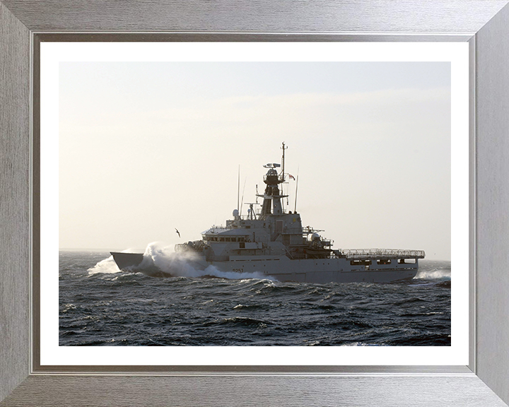 HMS Clyde P257 Royal Navy River class offshore patrol vessel Photo Print or Framed Print - Hampshire Prints