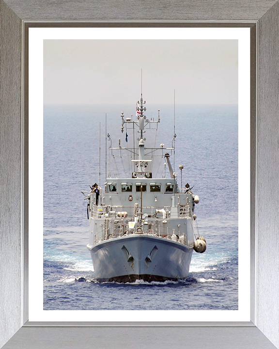 HMS Bangor M109 Royal Navy Sandown class minehunter Photo Print or Framed Print - Hampshire Prints