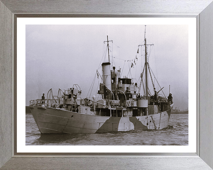 HMS Bream T306 Royal Navy Fish class anti submarine warfare trawler Photo Print or Framed Print - Hampshire Prints