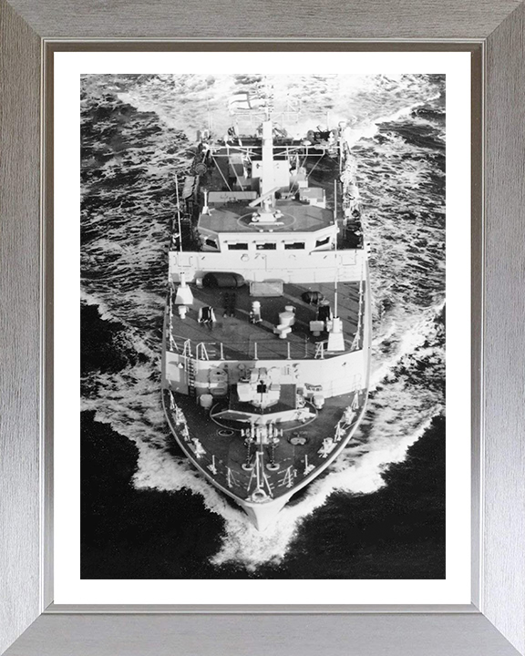 HMS Cromer M103 Royal Navy Sandown class minehunter Photo Print or Framed Print - Hampshire Prints