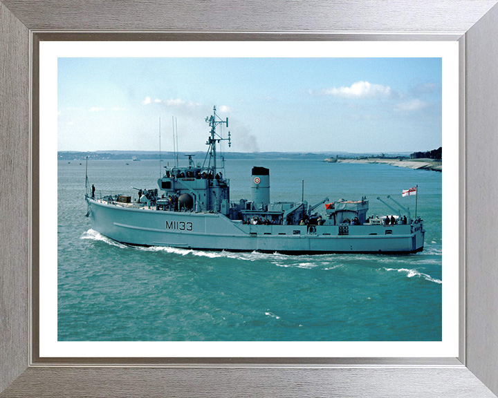 HMS Bossington M1133 Royal Navy Ton Class Minesweeper Photo Print or Framed Print - Hampshire Prints