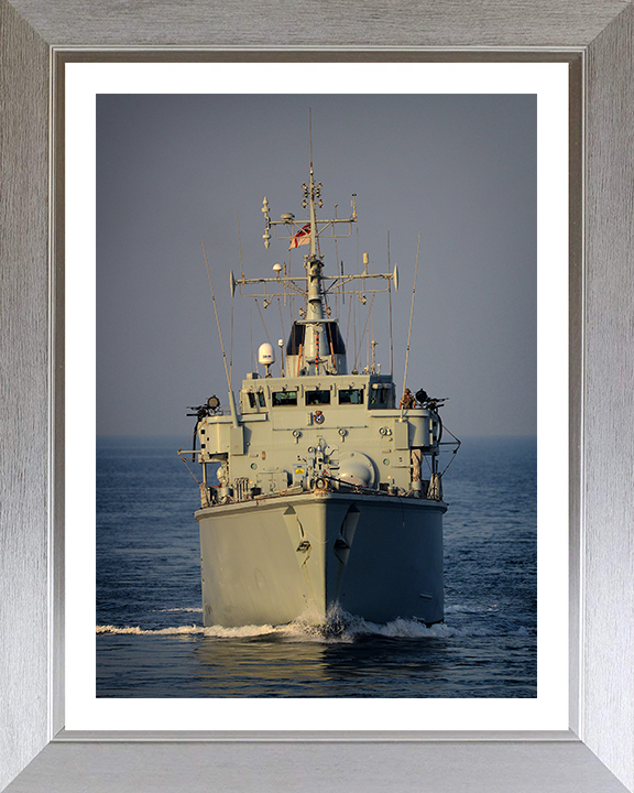 HMS Chiddingfold M37 Royal Navy Hunt Class Minesweeper Photo Print or Framed Print - Hampshire Prints