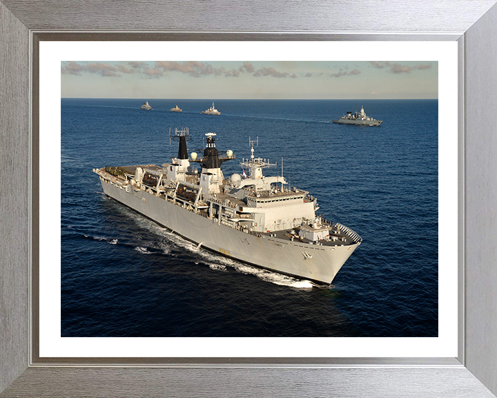 HMS Bulwark L15 Royal Navy Albion class amphibious ship Photo Print or Framed Print - Hampshire Prints