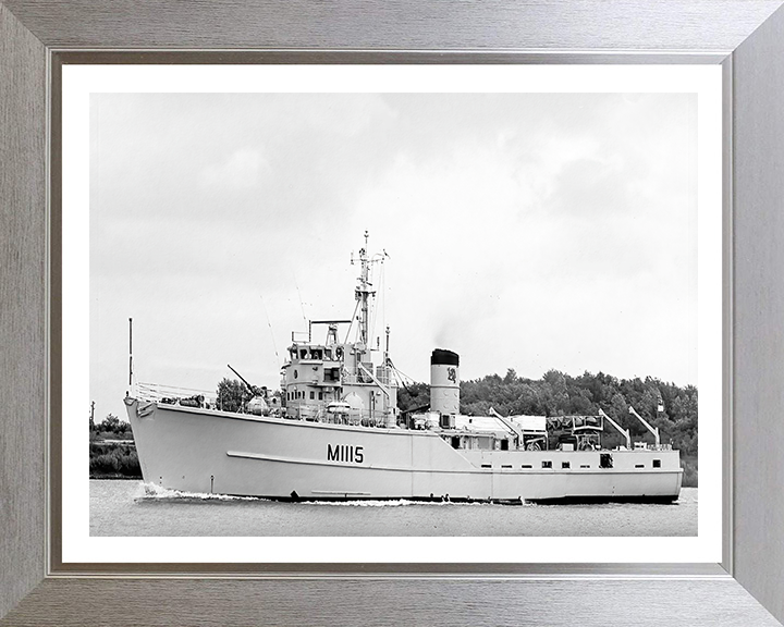 HMS Bronington M1115 Royal Navy Ton Class Minesweeper Photo Print or Framed Print - Hampshire Prints