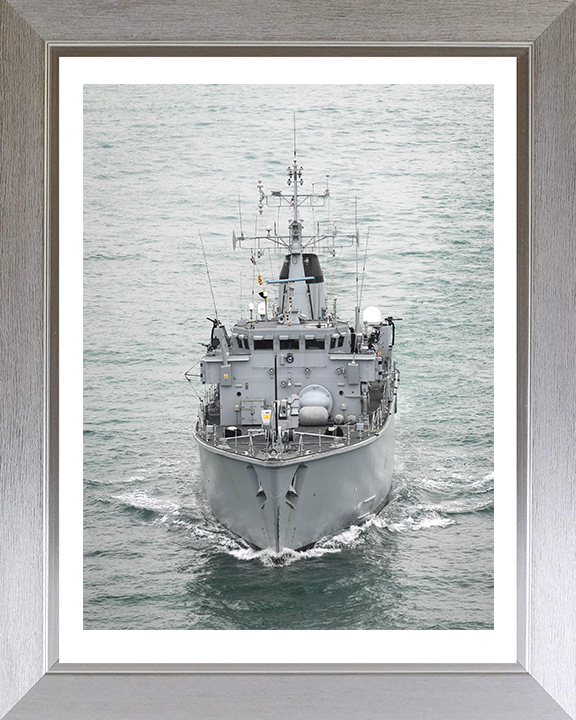 HMS Chiddingfold M37 Royal Navy Hunt Class Minesweeper Photo Print or Framed Print - Hampshire Prints