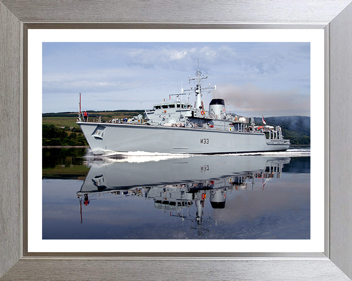 HMS Brocklesby M33 Royal Navy Hunt class Mine Counter Measures Vessel Photo Print or Framed Print - Hampshire Prints