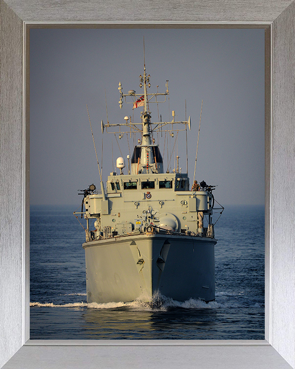 HMS Chiddingfold M37 Royal Navy Hunt Class Minesweeper Photo Print or Framed Print - Hampshire Prints