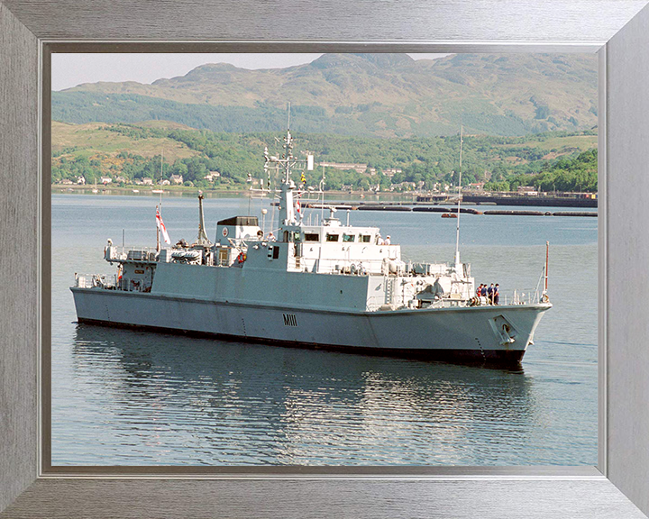 HMS Blyth M111 Royal Navy Sandown class minehunter Photo Print or Framed Print - Hampshire Prints