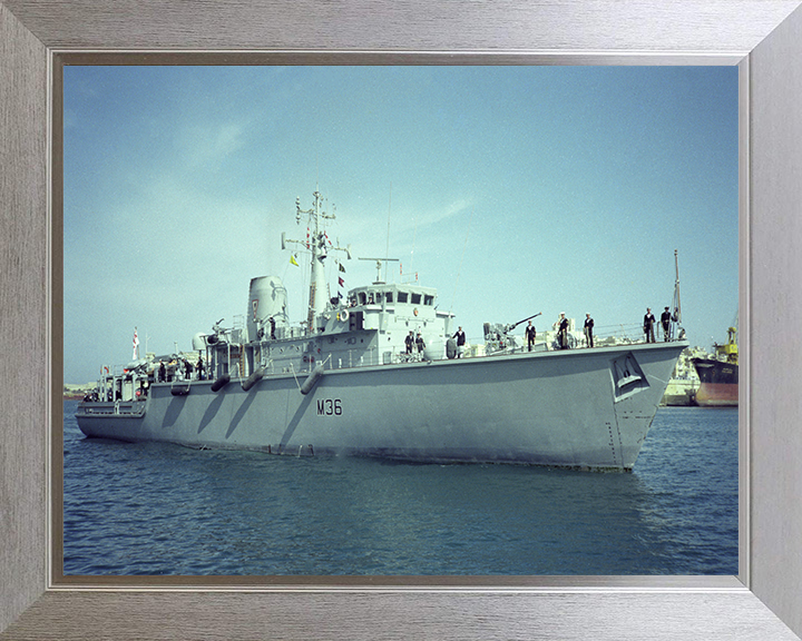 HMS Bicester M36 Royal Navy Hunt class mine countermeasures vessel Photo Print or Framed Print - Hampshire Prints