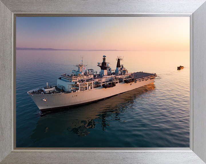 HMS Albion L14 | Photo Print | Framed Print | Albion Class | Amphibious ship | Royal Navy - Hampshire Prints