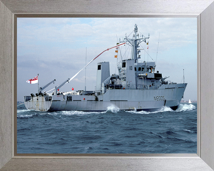 HMS Dovey M2005 Royal Navy River class minesweeper Photo Print or Framed Print - Hampshire Prints