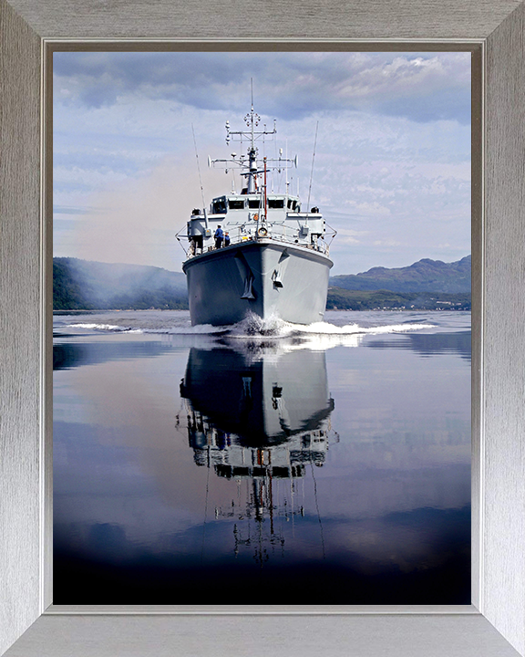 HMS Brocklesby M33 Royal Navy Hunt class Mine Counter Measures Vessel Photo Print or Framed Print - Hampshire Prints