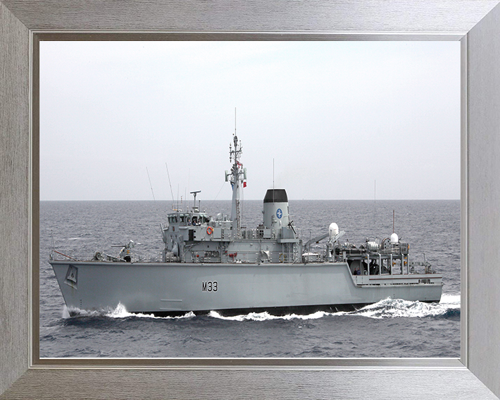 HMS Brocklesby M33 Royal Navy Hunt class Mine Counter Measures Vessel Photo Print or Framed Print - Hampshire Prints