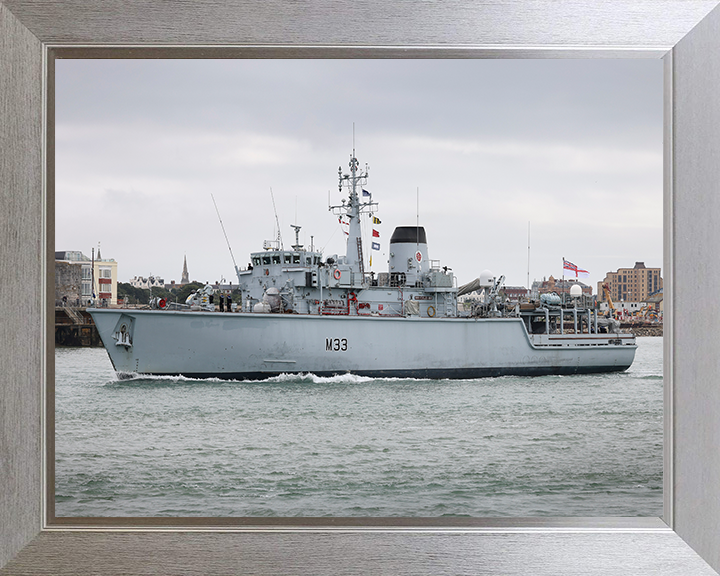 HMS Brocklesby M33 Royal Navy Hunt class Mine Counter Measures Vessel Photo Print or Framed Print - Hampshire Prints