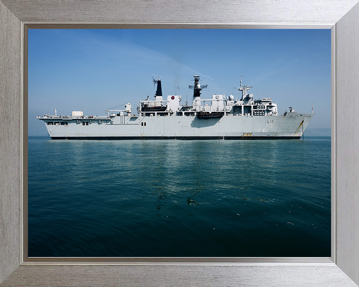 HMS Bulwark L15 Royal Navy Albion class amphibious ship Photo Print or Framed Print - Hampshire Prints