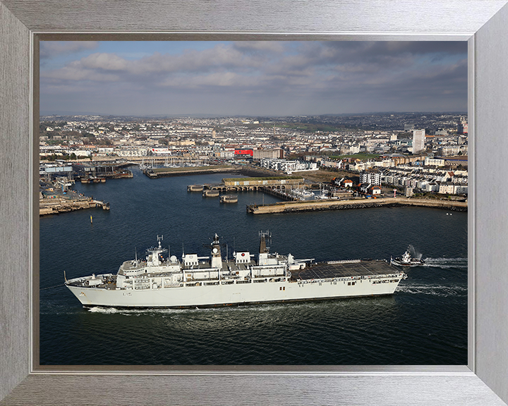 HMS Bulwark L15 Royal Navy Albion class amphibious ship Photo Print or Framed Print - Hampshire Prints