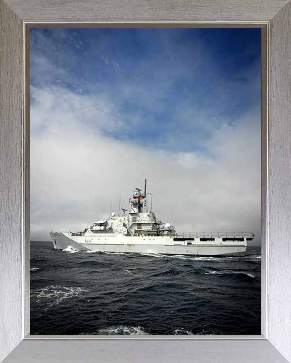 HMS Clyde P257 Royal Navy River class offshore patrol vessel Photo Print or Framed Print - Hampshire Prints