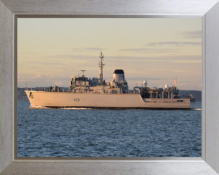 HMS Cattistock M31 Royal Navy Hunt class mine hunter Photo Print or Framed Print - Hampshire Prints