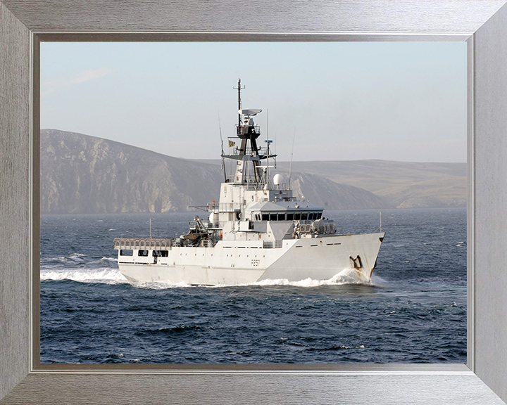 HMS Clyde P257 Royal Navy River class offshore patrol vessel Photo Print or Framed Print - Hampshire Prints