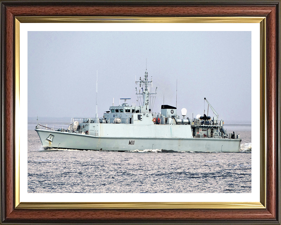 HMS Blyth M111 Royal Navy Sandown class minehunter Photo Print or Framed Print - Hampshire Prints