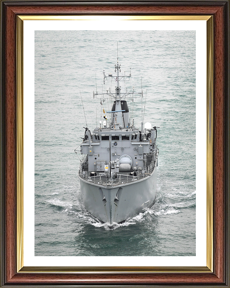 HMS Chiddingfold M37 Royal Navy Hunt Class Minesweeper Photo Print or Framed Print - Hampshire Prints