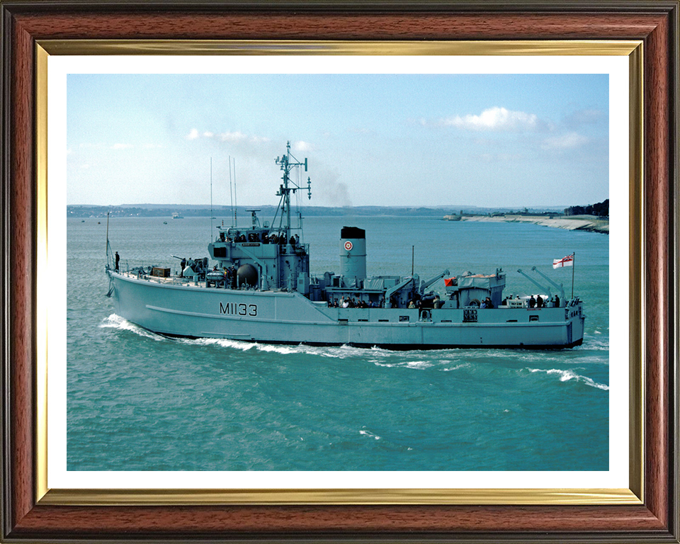 HMS Bossington M1133 Royal Navy Ton Class Minesweeper Photo Print or Framed Print - Hampshire Prints