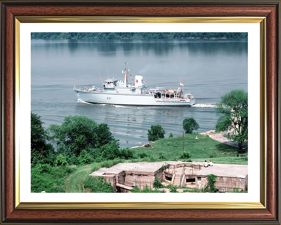 HMS Cottesmore M32 | Photo Print | Framed Print | Hunt Class | Mine Warfare Vessel | Royal Navy - Hampshire Prints