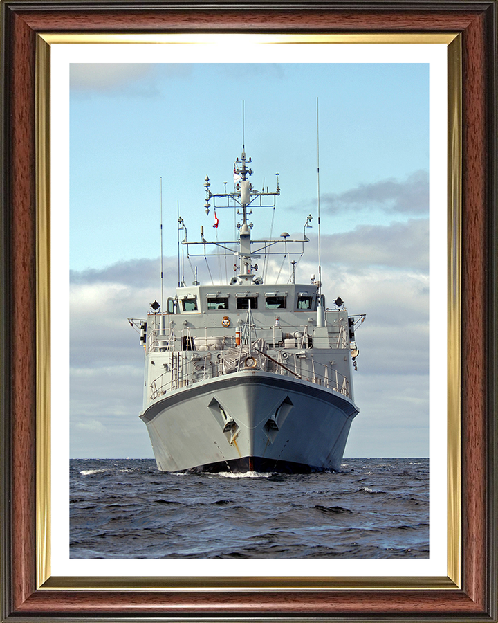 HMS Bangor M109 Royal Navy Sandown class minehunter Photo Print or Framed Print - Hampshire Prints