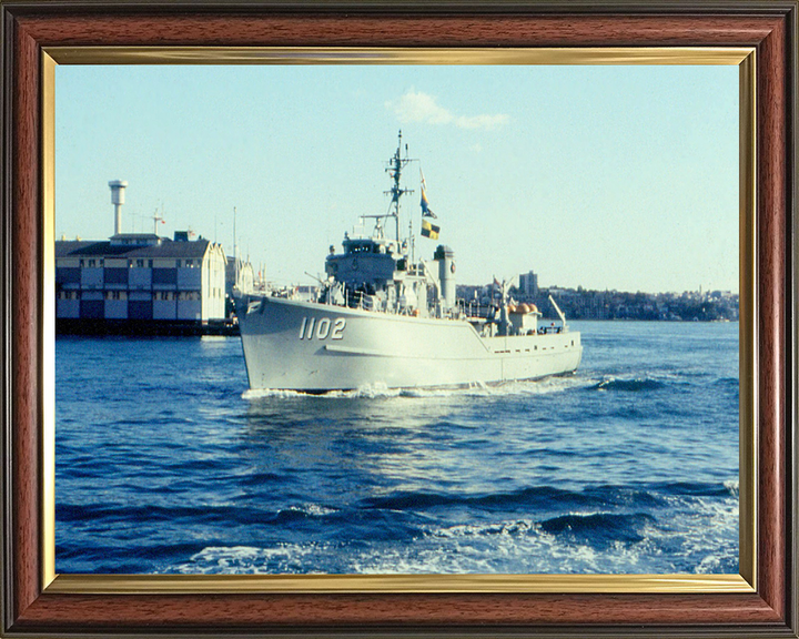 HMS Alcaston M1102 Royal Navy Ton Class Minesweeper Photo Print or Framed Print - Hampshire Prints