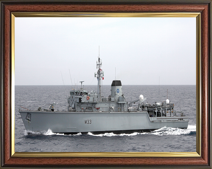 HMS Brocklesby M33 Royal Navy Hunt class Mine Counter Measures Vessel Photo Print or Framed Print - Hampshire Prints