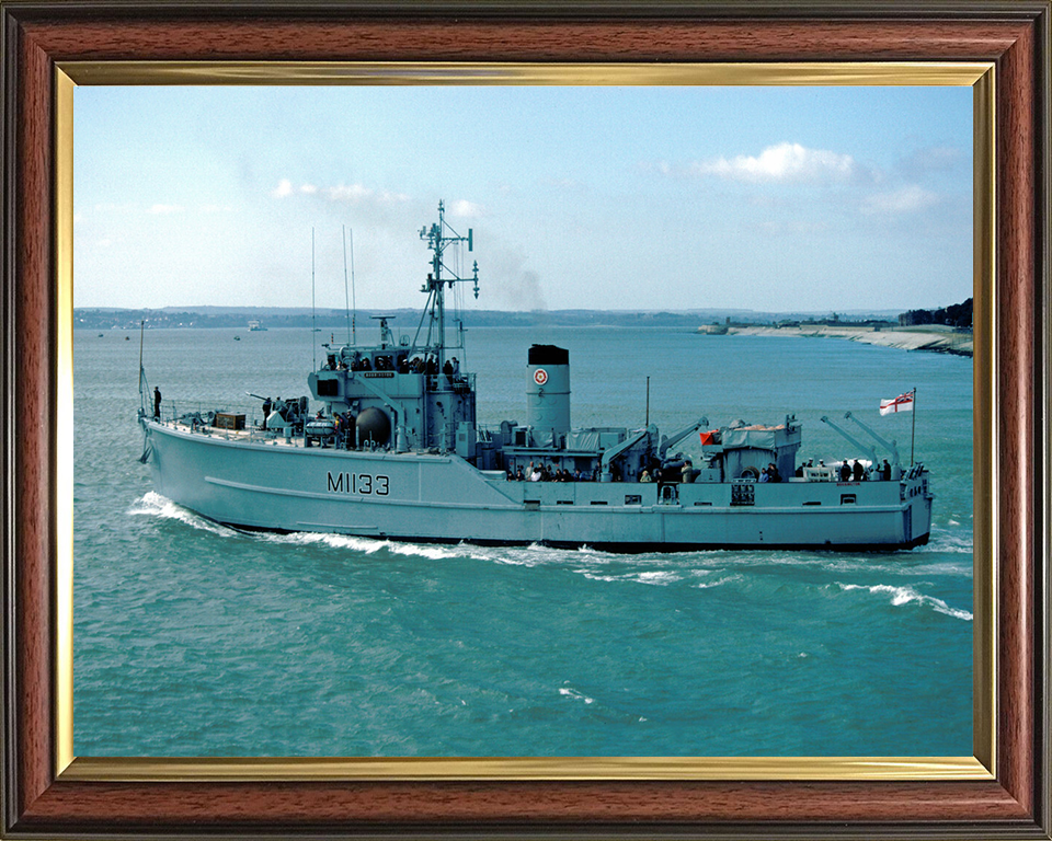 HMS Bossington M1133 Royal Navy Ton Class Minesweeper Photo Print or Framed Print - Hampshire Prints