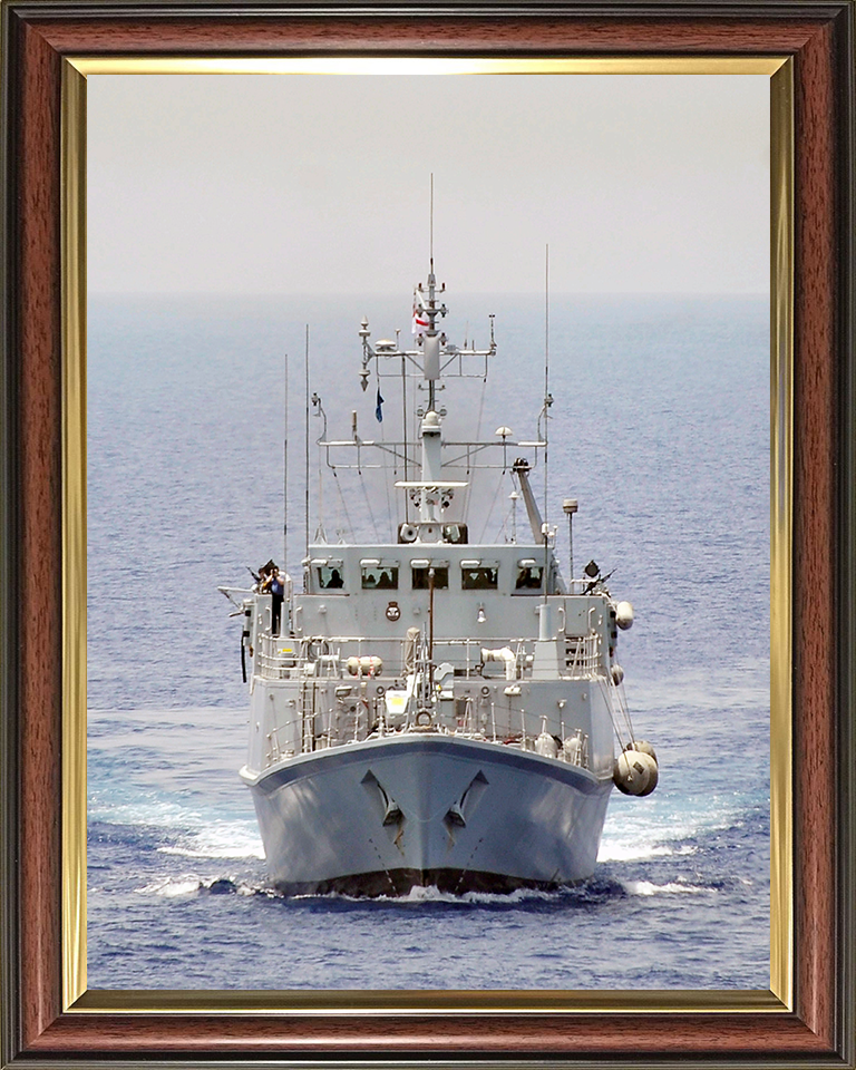 HMS Bangor M109 Royal Navy Sandown class minehunter Photo Print or Framed Print - Hampshire Prints