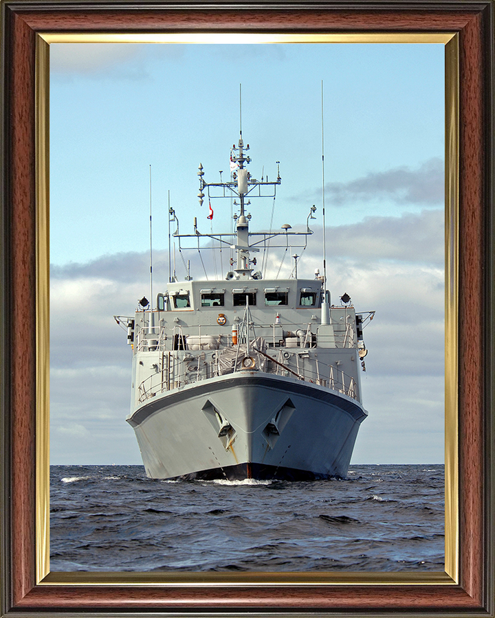 HMS Bangor M109 Royal Navy Sandown class minehunter Photo Print or Framed Print - Hampshire Prints