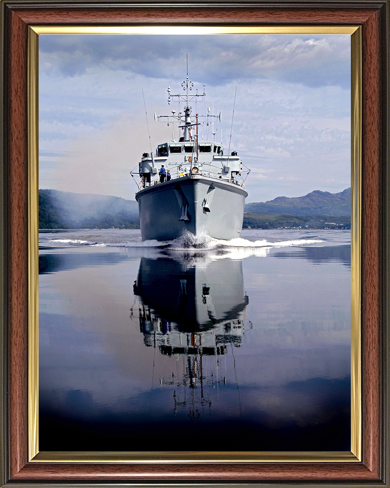 HMS Brocklesby M33 Royal Navy Hunt class Mine Counter Measures Vessel Photo Print or Framed Print - Hampshire Prints