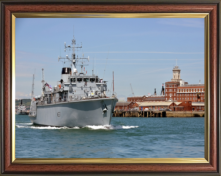 HMS Chiddingfold M37 | Photo Print | Framed Print | Hunt Class | Minehunter | Royal Navy - Hampshire Prints