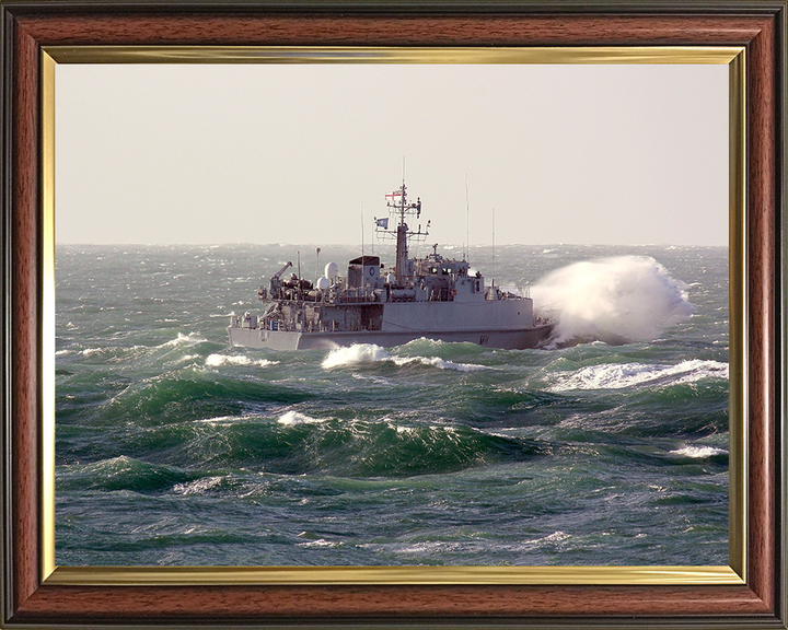 HMS Blyth M111 Royal Navy Sandown class minehunter Photo Print or Framed Print - Hampshire Prints