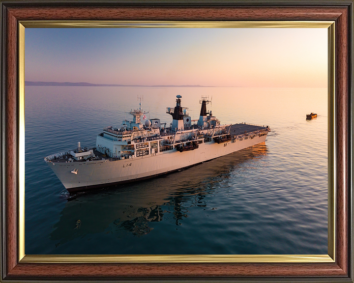 HMS Albion L14 | Photo Print | Framed Print | Albion Class | Amphibious ship | Royal Navy - Hampshire Prints