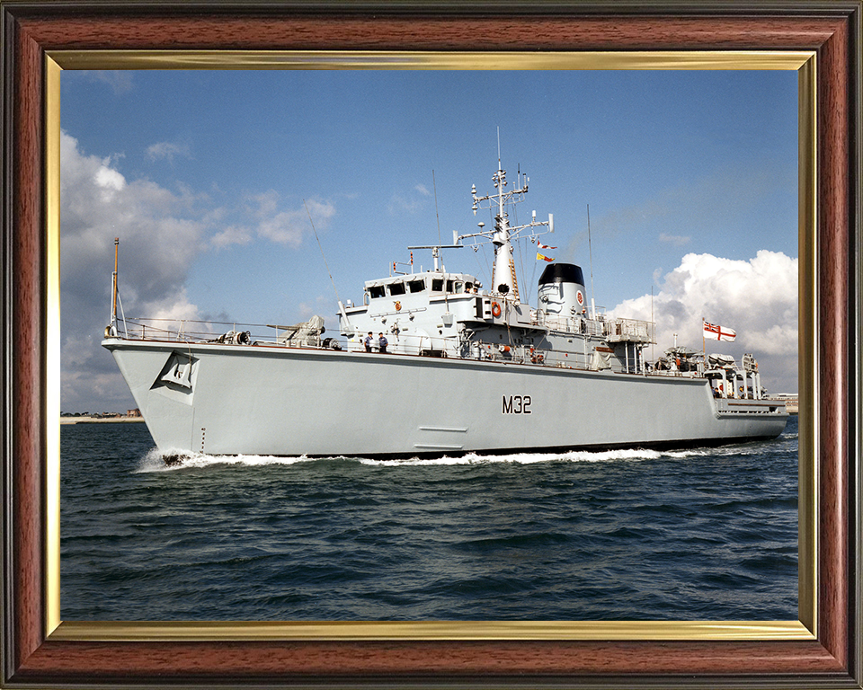 HMS Cottesmore M32 Royal Navy Hunt class mine countermeasures vessel Photo Print or Framed Print - Hampshire Prints