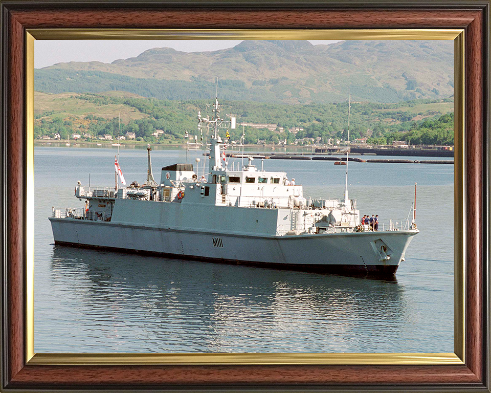 HMS Blyth M111 Royal Navy Sandown class minehunter Photo Print or Framed Print - Hampshire Prints