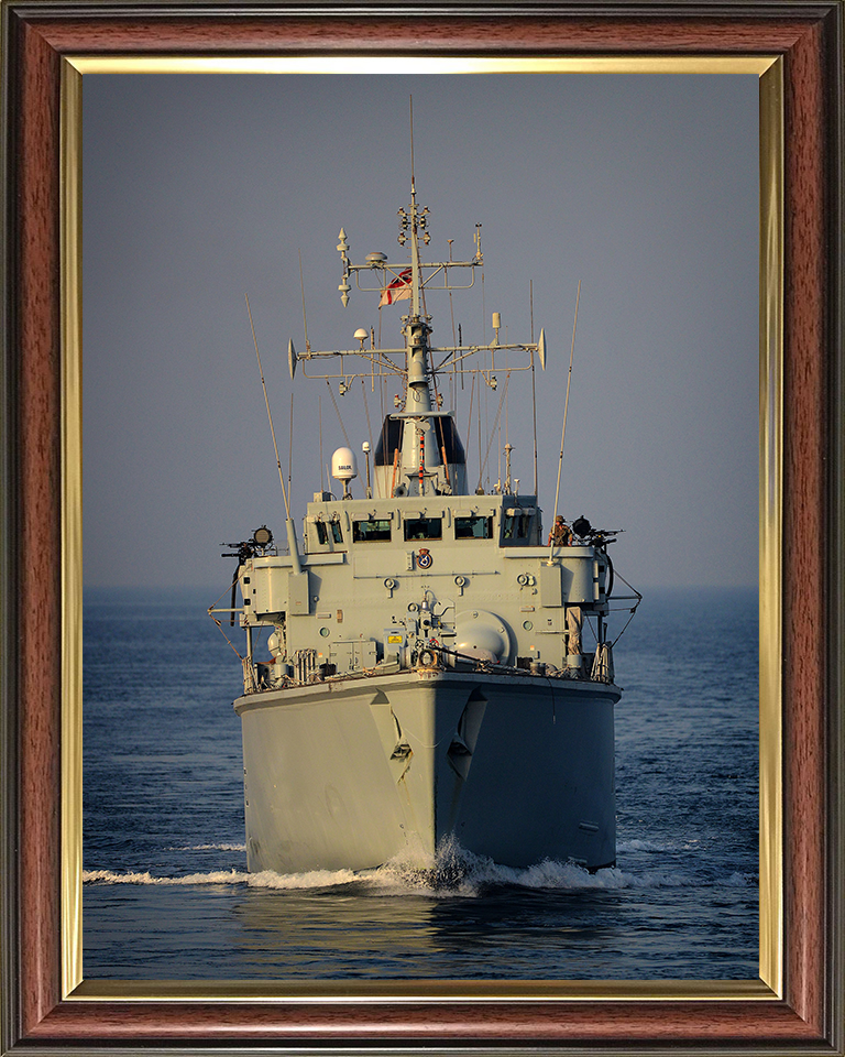 HMS Chiddingfold M37 Royal Navy Hunt Class Minesweeper Photo Print or Framed Print - Hampshire Prints