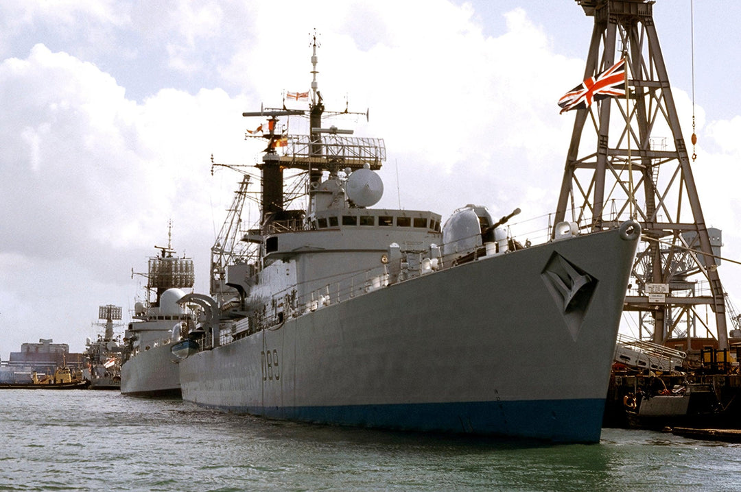 HMS Exeter D89 | Photo Print | Framed Print | Poster | Type 42 | Destroyer | Royal Navy - Hampshire Prints