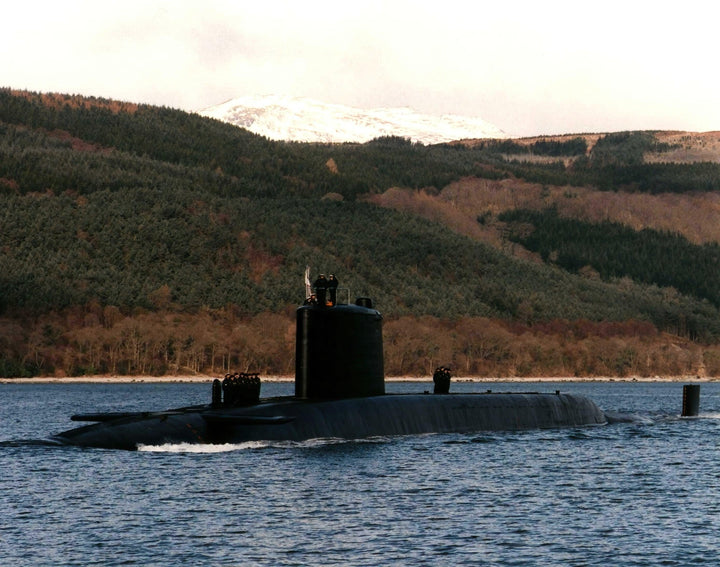 HMS Revenge S27 Submarine | Photo Print | Framed Print | Resolution Class | Royal Navy - Hampshire Prints